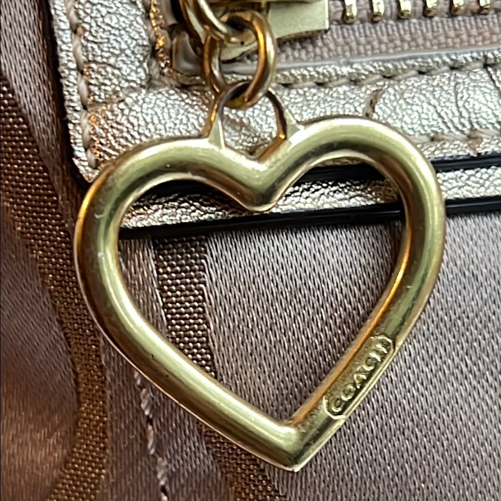 Coach puppy Beige Signature Shoulder Bag - Picture 7 of 11